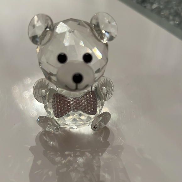 Crystal bear with a bow - Picture 2 of 3